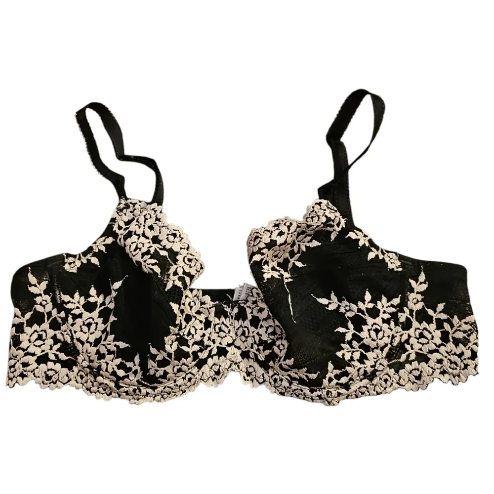 Wacoal Sz 38B Embrace Lace Underwire Bra Black White WL340